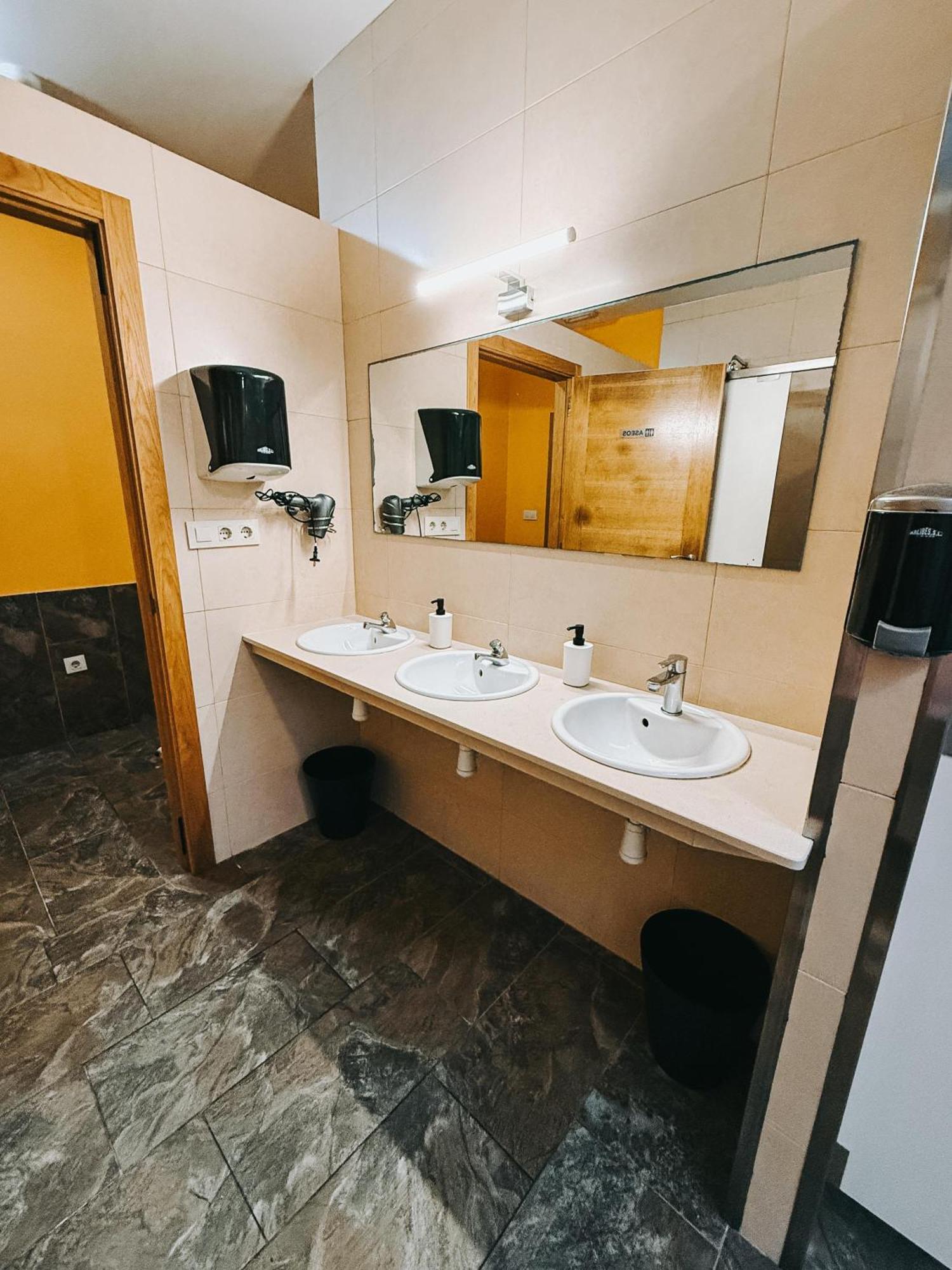 Albergue Lecer Sobrado Porta Екстер'єр фото