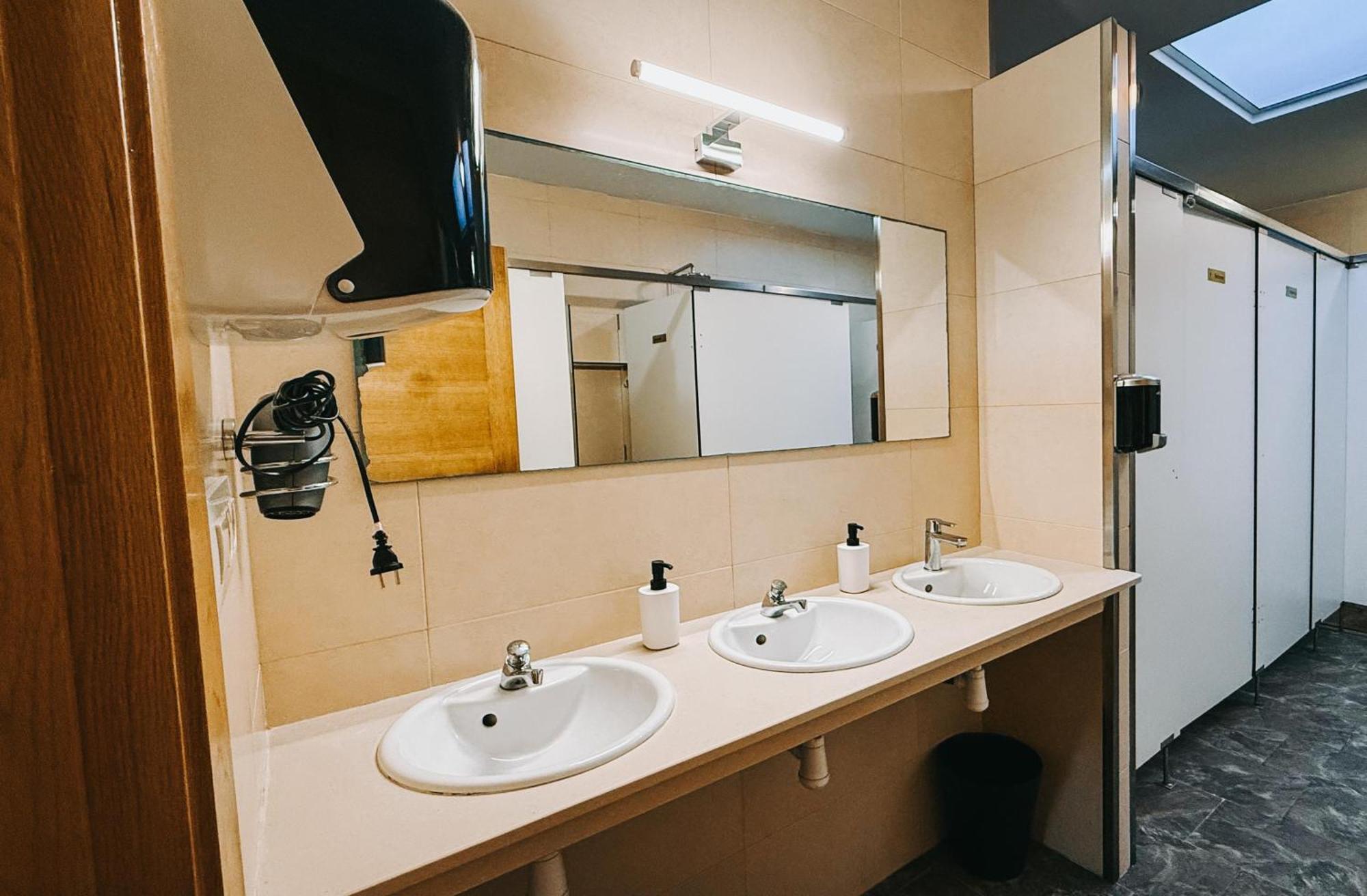 Albergue Lecer Sobrado Porta Екстер'єр фото