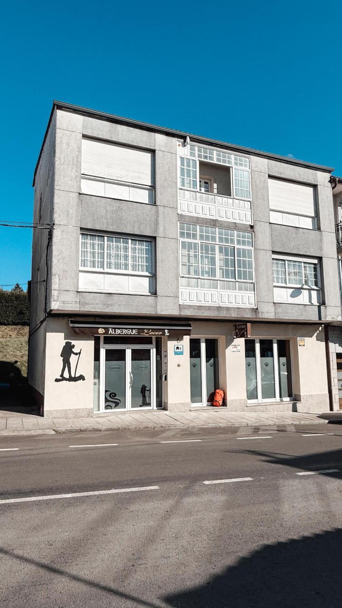 Albergue Lecer Sobrado Porta Екстер'єр фото